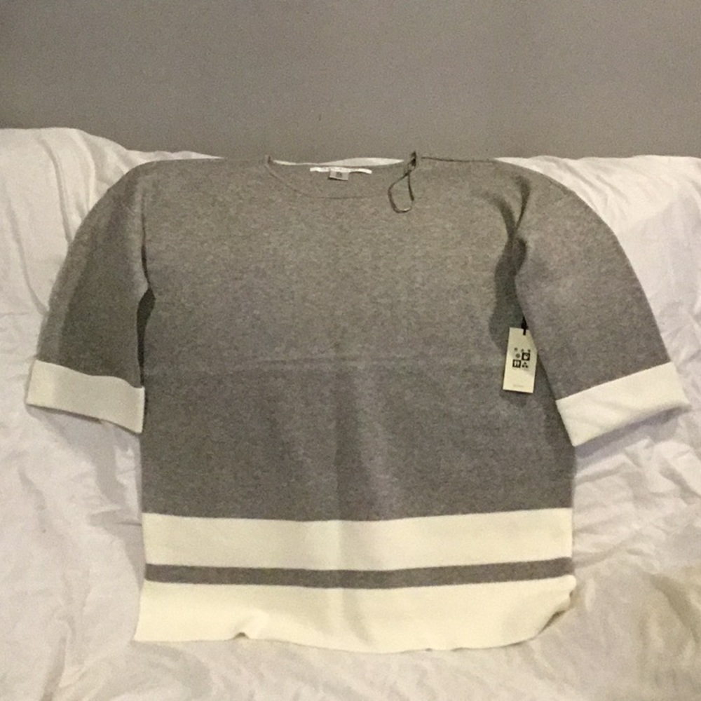 Max studio sweater